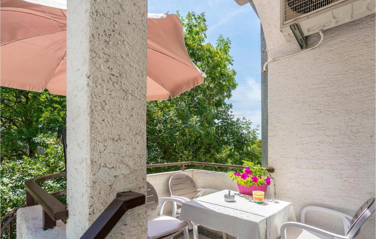 Beautiful Apartment In Omisalj With Kitchen Экстерьер фото